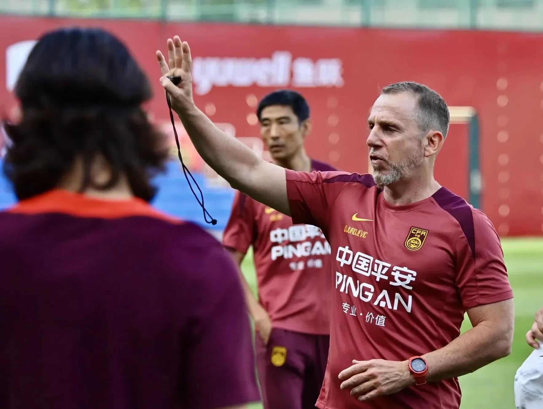 北京首钢发布备战花絮，集结日队长鼓劲，法国杯任务艰巨，阵容厚度经受考验的简单介绍